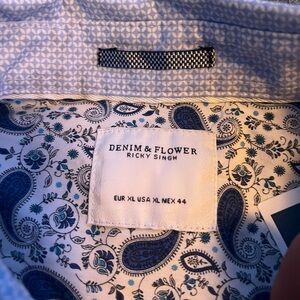 Men’s XL dress shirt fits like a large